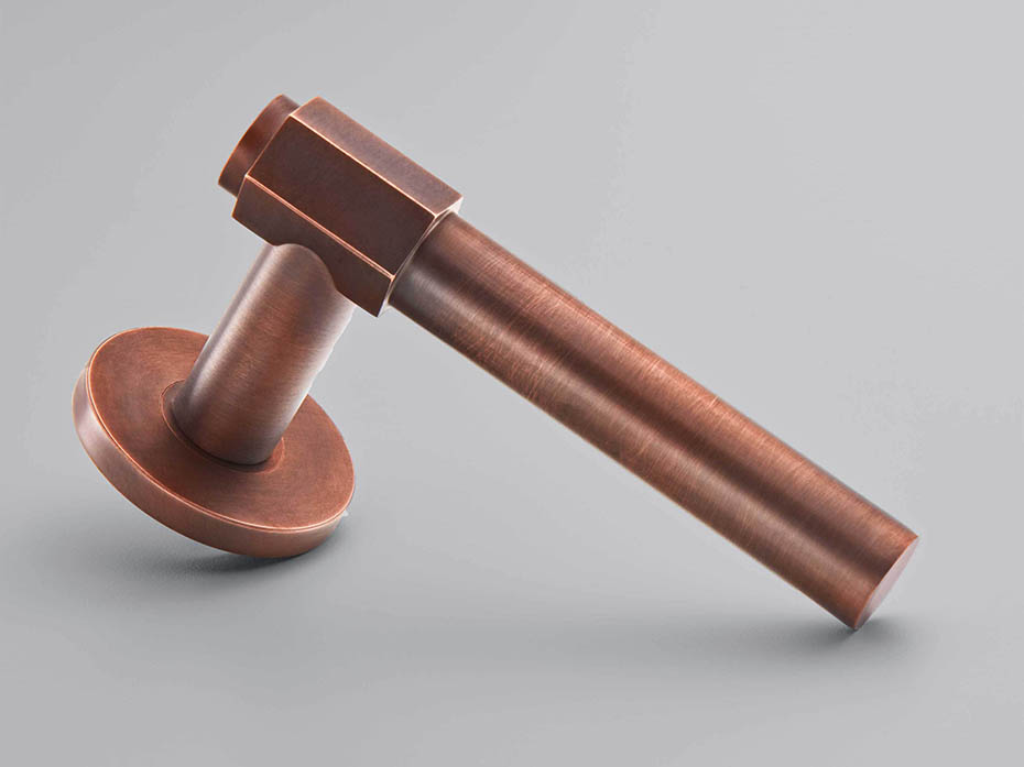 Дверная ручка на розетке Croft 150 Fusion 210 античная медь