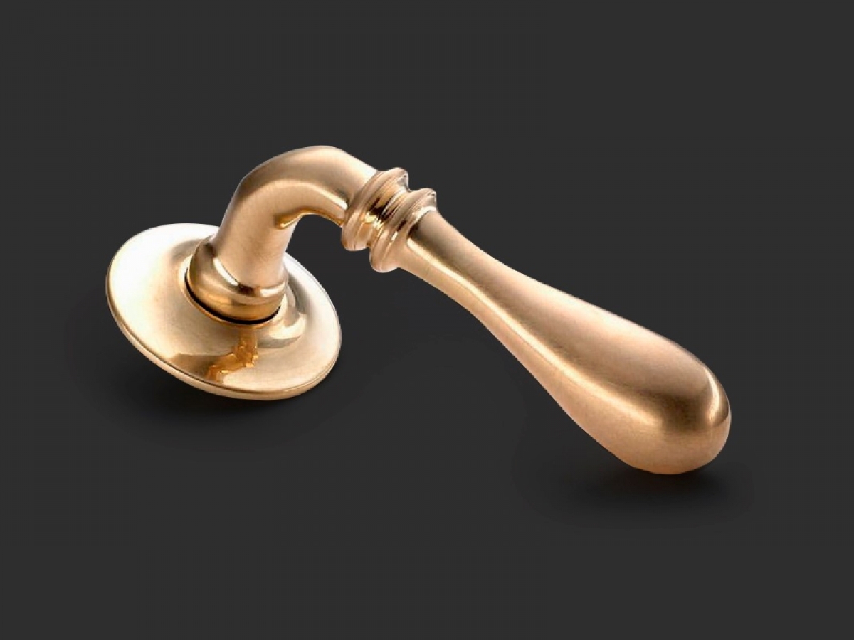 Дверная ручка на розетке Frank Allart 5664 матовая латунь