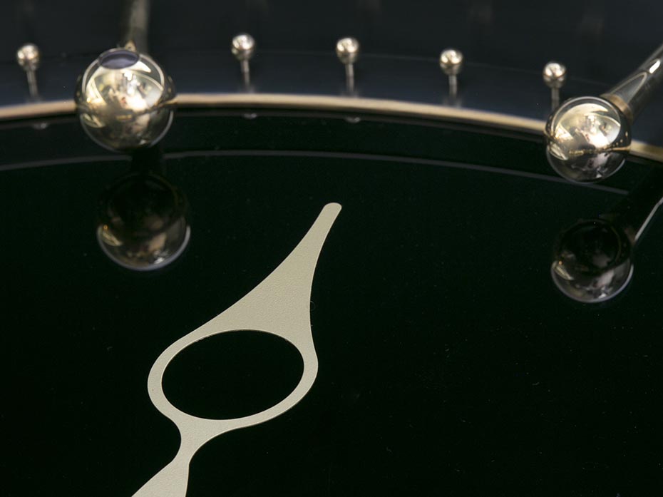 Часы Furnitek FG-1002024 матовая латунь стекло чёрное глянец 800мм