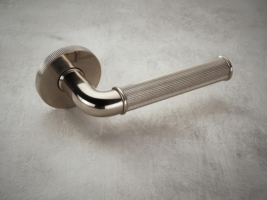 Дверная ручка на розетке Frank Allart 7758/7839 полированный никель