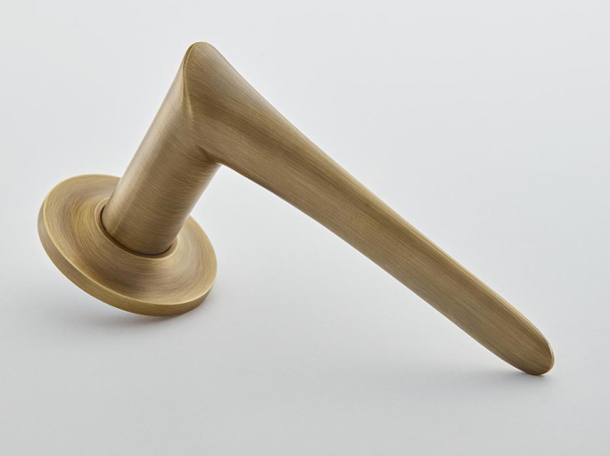 Дверная ручка на розетке Croft 7317 Liberty Lever LAB матовая бронза