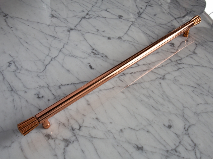 Мебельная ручка-скоба Oliver Knights Ren CH III 450 мм полированная медь