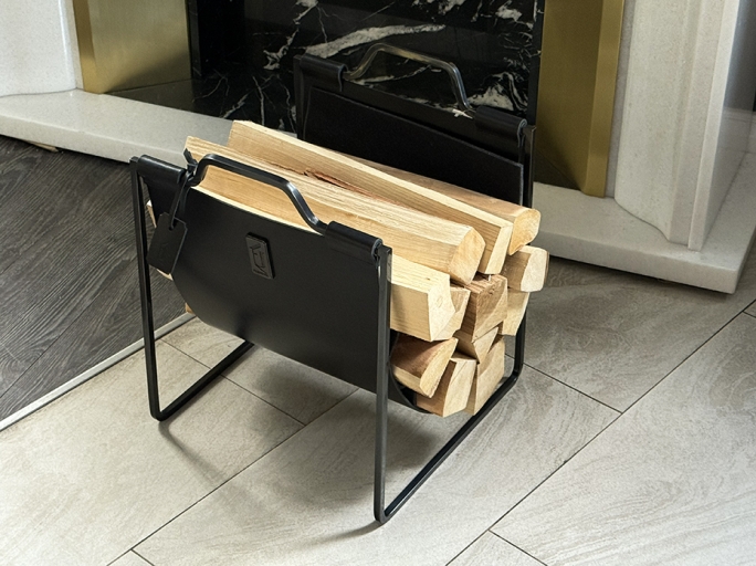 Дровница с кожаной вставкой FG-12061 чернёная латунь с полировкой