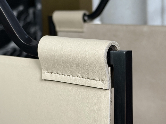 Дровница с кожаной вставкой FG-12057, цвет - чернёная полированная латунь