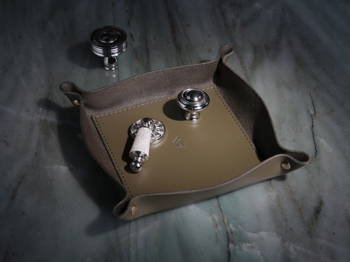 Монетница из натуральной кожи FG-115003 цвет оливковый