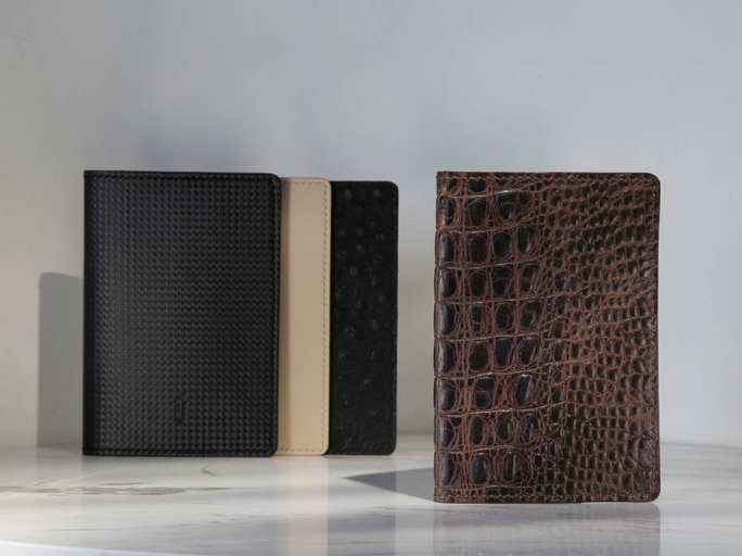 Обложка на паспорт FURNITEK модель FG-02017 из натуральной кожи цвет красно-коричневый