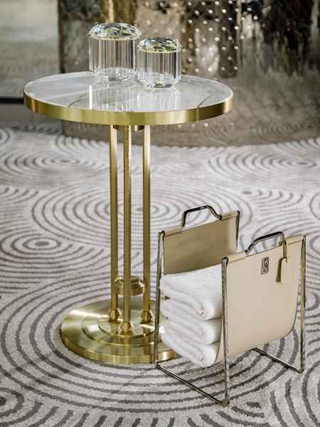 Подставки для сумок из латуни с натуральной кожей